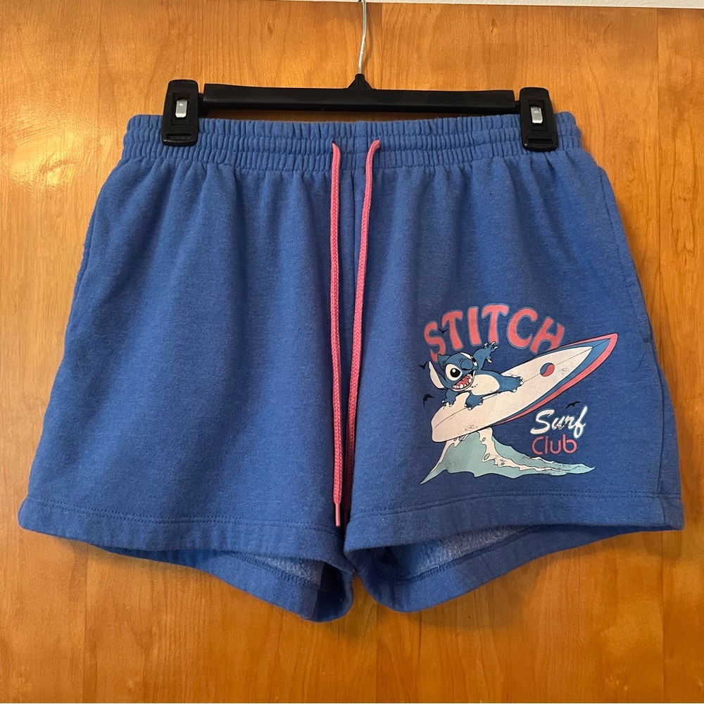 Disney’s Lilo & Stitch Junior’s Stitch Surf Club Graphic Shorts Size L